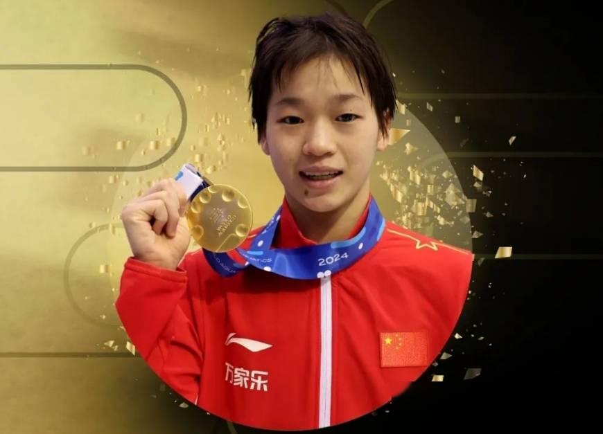 苏炳添回归首秀大放异彩，羽毛球队主场球迷高呼名字